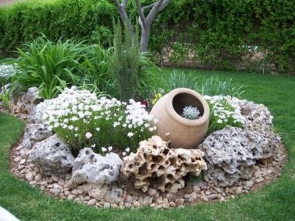 Paturi de flori de pietre sunt fabricate de mine, reședință de vară