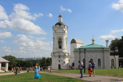 Коломенское - един райски остров в оживен метрополис, пътуващи клуб Лукас турне