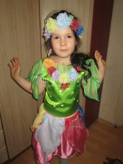 Costum flori pentru tine pentru o fata de 6 ani