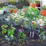 Creați o grădină de flori pe cabana de la vechiul scaun de masterat
