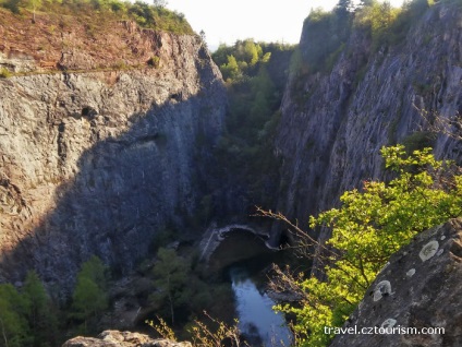 Cetatea Karlstejn - canioane americane mari și mici