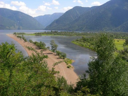 Cape - kyrsai - camping în partea de sud a lacului Teletskoye