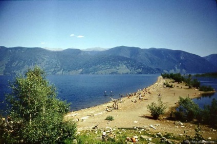 Cape - kyrsai - camping în partea de sud a lacului Teletskoye