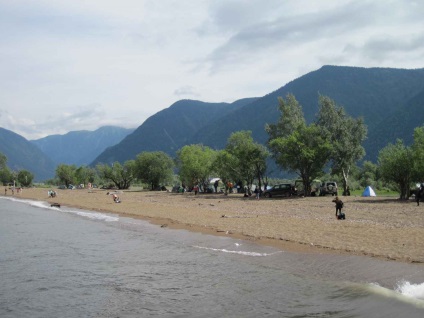 Cape - kyrsai - camping în partea de sud a lacului Teletskoye