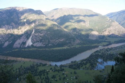 Cape - kyrsai - camping în partea de sud a lacului Teletskoye