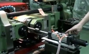 Menethengerlő - áttekintés és leírás korszerű módszereinek menethengerlő a video készülék (recézett) Menethengerlő - áttekintés és leírás modern technika a menethengerlő gép video