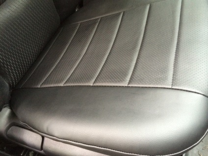 Coperți din piele ecologică pentru Mazda 6