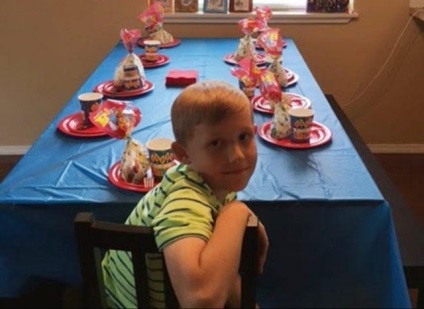 Niciunul dintre cei 40 de invitați nu a venit să-l vadă pentru ziua de naștere