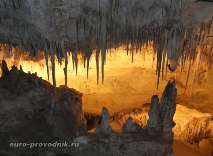 Peștera Dragonului din Mallorca - renumitul reper natural al insulei
