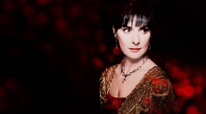 Singerul Enya (enya), în jurul stelelor