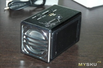 Difuzor stereo mp3 portabil cu radio FM, usb și microsd