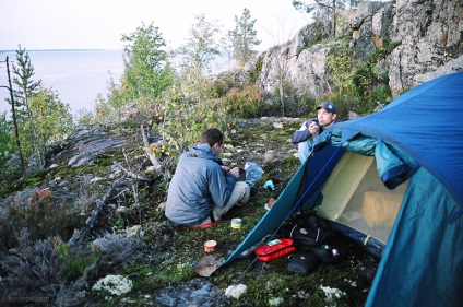 Trekking în jurul insulei Kilpol