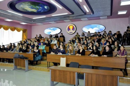 Pyatigorsk Állami Nyelvészeti Egyetem (Pjatyigorszk Állami Nyelvi Egyetem) címet, megyék, specialitások,
