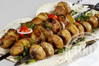 Reteta de kebab din cartofi vegetariene - feluri de mâncare slabe din ciuperci din 1001 de alimente