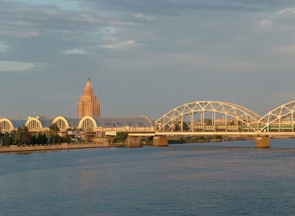 Riga (repülőtér), hogyan juthat el a városba problémamentesen