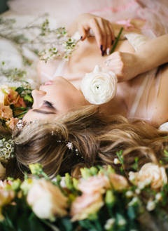 Romantikus jelenet képe a menyasszony - a reggel gyönyörű menyasszony részletesen