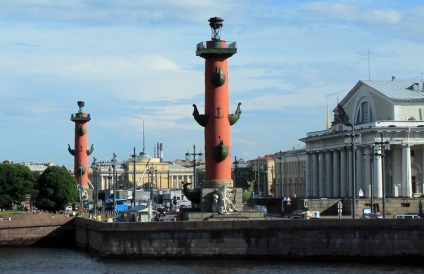 Coloanele Rostral din Sankt-Petersburg