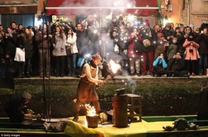 Măștile Ru și magia din Veneția încep carnavalul 2016