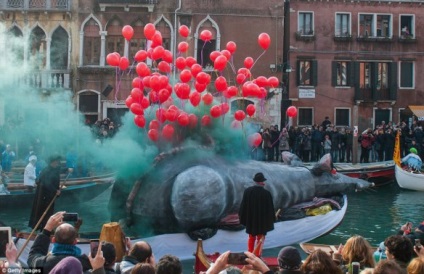 Măștile Ru și magia din Veneția încep carnavalul 2016