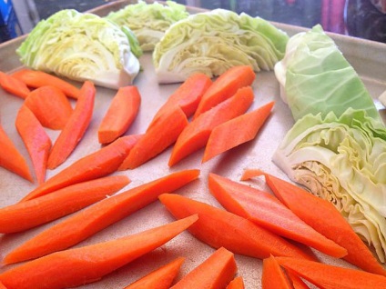 Saláta a téli káposzta, uborka recept lépésről lépésre