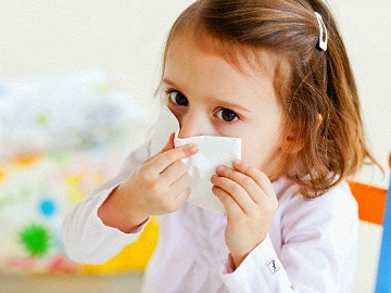 Momeală cu sânge în nas, cauze la adulți și copii