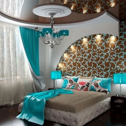 Dormitor în culori turcoaz