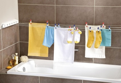 Сешоар в банята в сушене на стаята и видове бельо въже, висящи по-добре и как да изберем