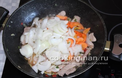 Carne de porc cu ciuperci - gătit pentru bărbați