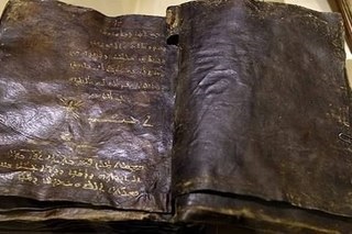 A szent könyvek (a könyv) szent könyvek