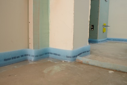 Szigetelje a padlót az első emeleten, a beton alapzat hőszigetelését, átfedve