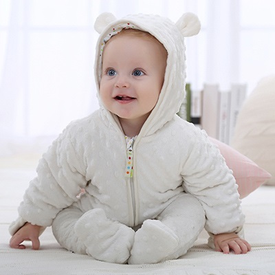 Velúr jumpsuits csecsemőknek - ad egy egészséges baba