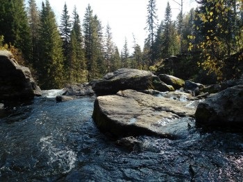 Cascada Yuzhakovsky în regiunea Sverdlovsk - fotografie și descriere