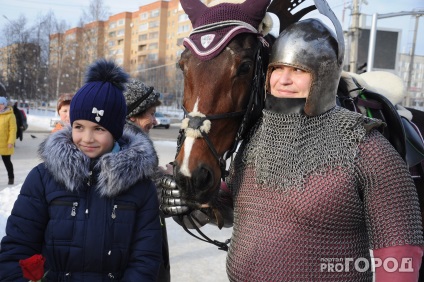 În Ukhta cavalerul a dat flori - acțiunea - orașul pro Ukhta - 14 februarie 2016, știri despre orașul Ukhta - pro
