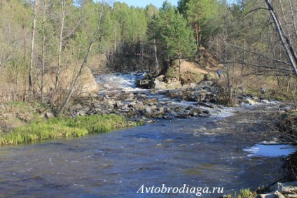 Южаковскій водоспад, автобродяга