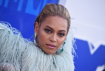 Înregistrați-vă un cosmetician personal Beyonce a spus regulile de bază ale nutriției și îngrijirii pielii
