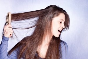 15 Erori pe care ar trebui să le evitați în îngrijirea părului