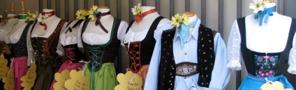 Costumele Dirndl și Lederhose octoberfest