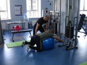 Dr. Bubnovsky - exerciții pentru coloanei vertebrale, gimnastică adaptivă, recomandări