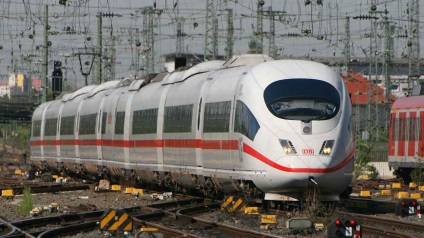 Trenul electric 3 este intercity-express 3