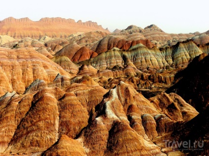 Parcul Geologic este un tribut adus dealurilor colorate din China