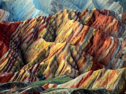 Parcul Geologic este un tribut adus dealurilor colorate din China