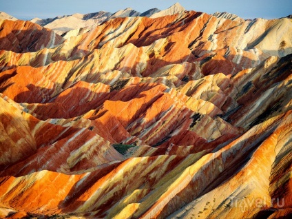 Parcul Geologic este un tribut adus dealurilor colorate din China