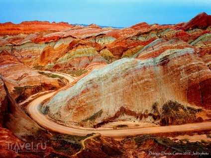 Parcul Geologic este un tribut adus dealurilor colorate din China