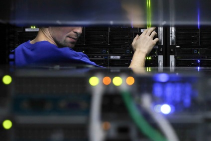 Statul dorește să controleze rutele traficului de internet din țară -