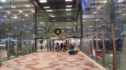 Cum să ajungeți de la aeroportul Bangkok până la centru pe toate căile și prețurile