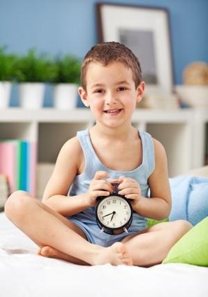 Cum să învețe un copil să determine timpul jocului cu ceasul - viața mea