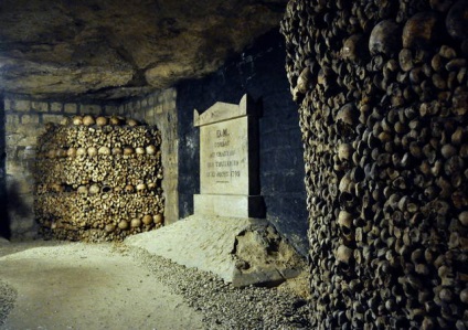 Cum să ajungeți la catacombele din Paris