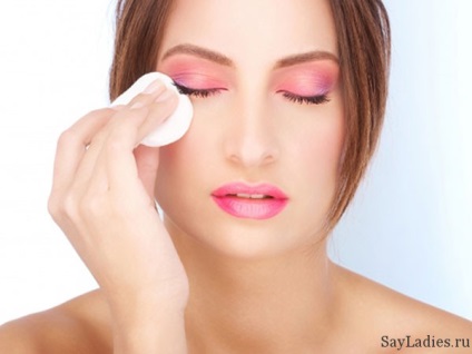 Cum să eliminați în mod corespunzător make-up, remover pentru machiaj