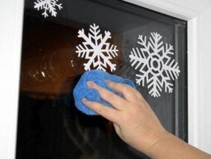 Cum să lipiți umpluturile pe ferestre, la ce să le atașați