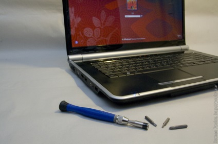 Hogyan szétszedni laptop Packard Bell lj75 blogofolio újszerű Paulova